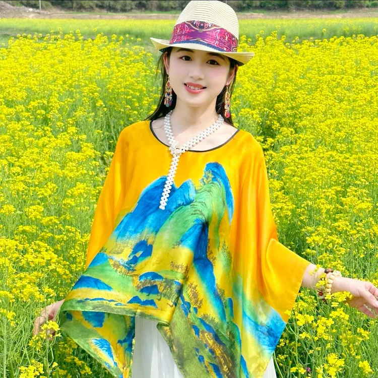 【围奕】110*110洋气缎面套头印花薄款披肩百变防晒多功能丝巾