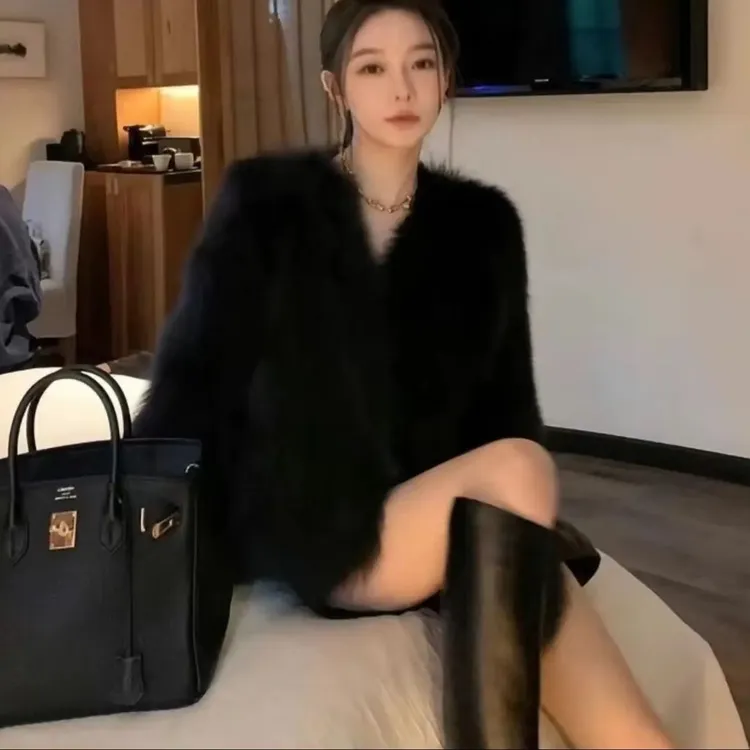 2025年冬季仿皮草外套女短款V领大衣棉衣棉服时尚百搭宽松上衣