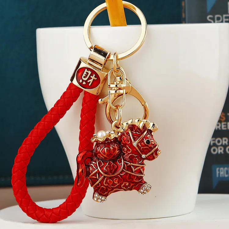 中国风镶钻招财小马汽车钥匙扣女创意可爱包包挂饰挂件金属钥匙链