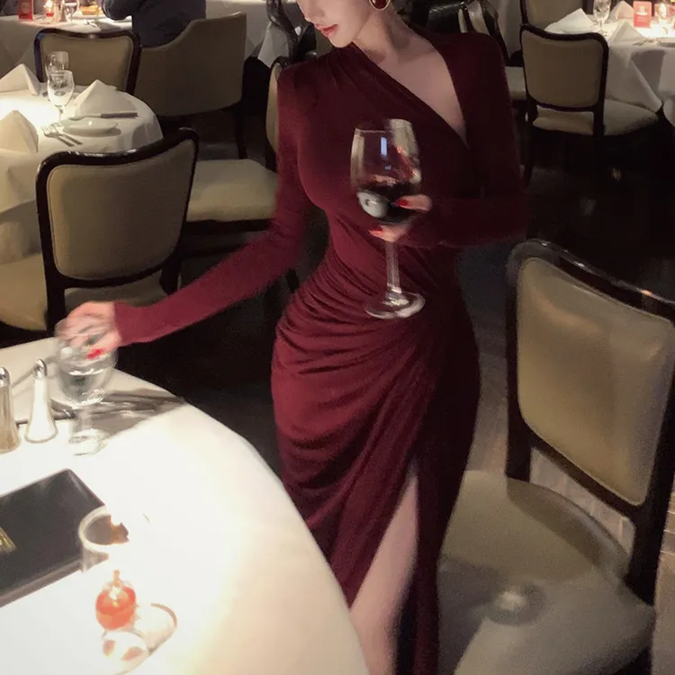 【杜塞之夜】斜肩褶皱长裙女设计感收腰修身包臀连衣裙气质裙子