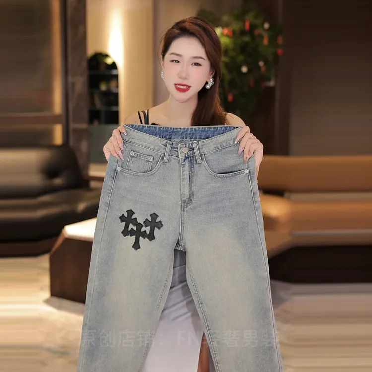 2025原创美式高街男士牛仔裤个性十字架修身百搭休闲男款牛仔裤