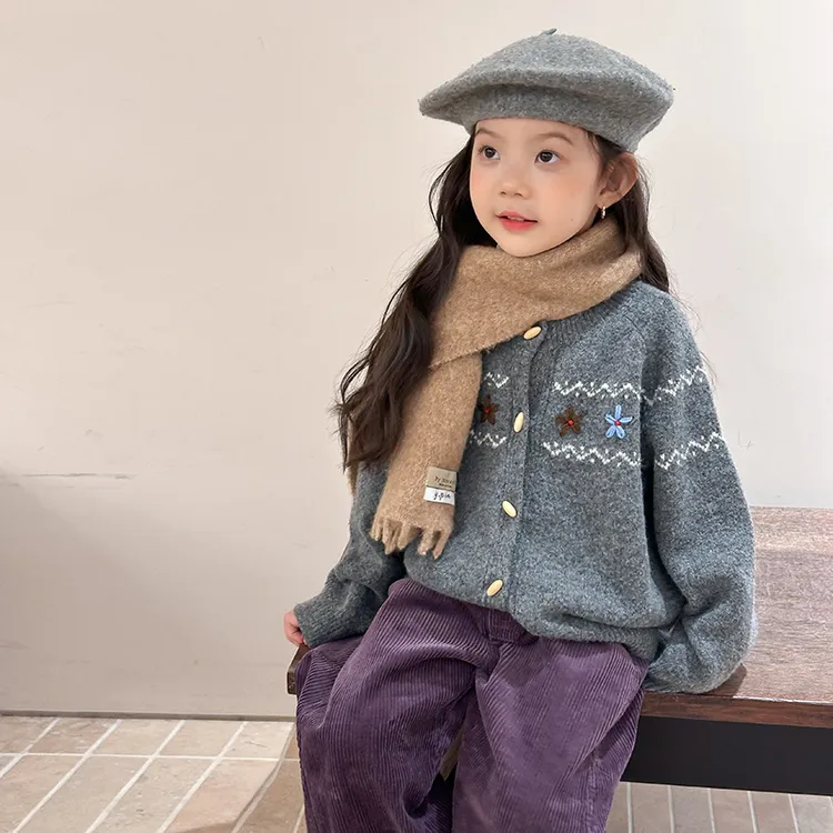 小思家2025秋冬女童韩版洋气复古毛衣针织毛衣外套灯芯绒裤套装