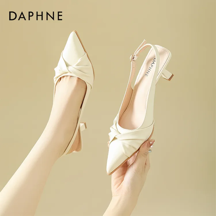 达芙妮尖头浅口高跟鞋春夏新款法式气质细跟单鞋一字带鞋10547-30