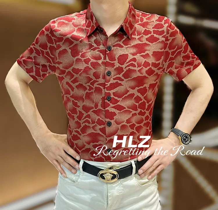 2025夏季新款男士休闲时尚百搭花瓣印花百搭修身薄款翻领短袖衬衫