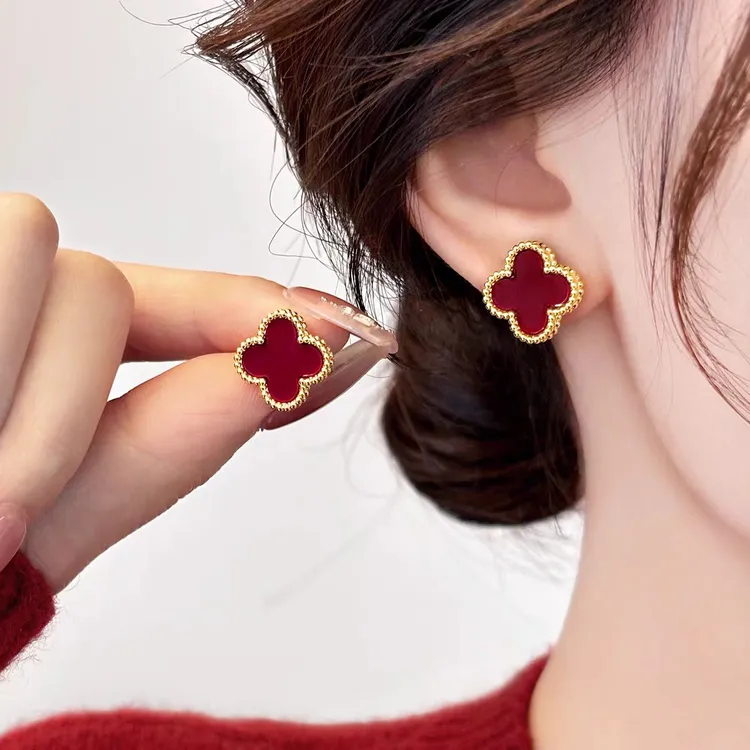 铜合金耳饰 「小幸运」1124 气质酒红色四叶草耳钉时尚气质显白耳饰