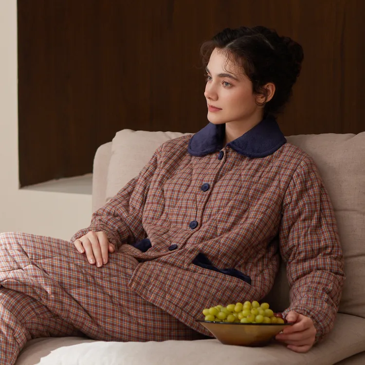 秋鹿梭织色织格夹棉扣领长袖长裤女套格子保暖家居服