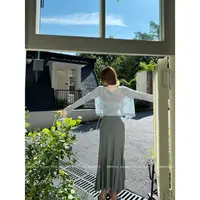 XD怡990982【娇俏美貌】钩花织法狗牙花边门襟开衫吊带两件套