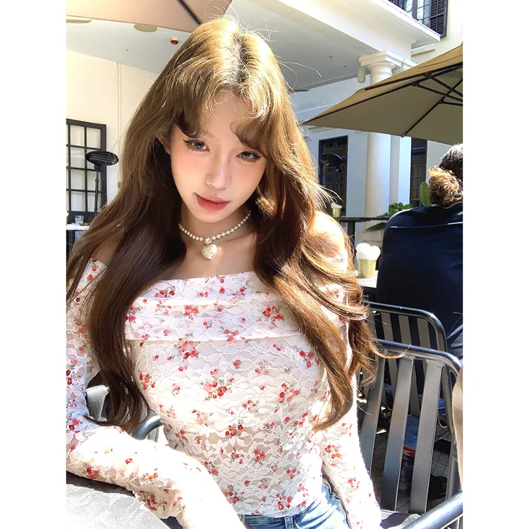 一字领辣妹印花长袖蕾丝T恤女春季修身收腰内搭白色短款露肩上衣