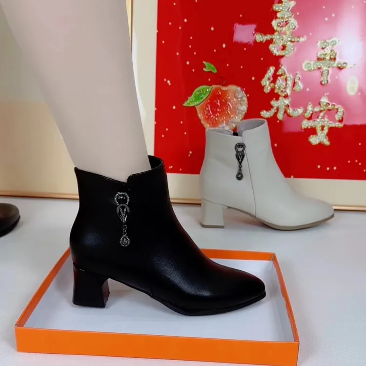 新款3公分方跟净面简约秋冬时尚短靴软底不累脚韩版气质海鹂3626