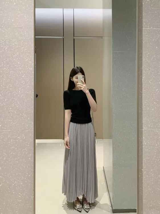 SS1055今年流行漂亮高级感时尚气质宽松显瘦黑色上衣百褶裙两件套