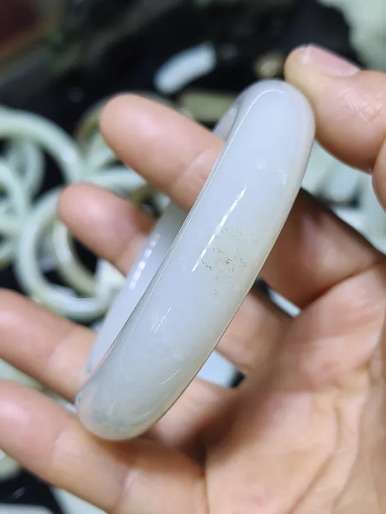 和田玉新店开业和田白玉55.6圈口手镯