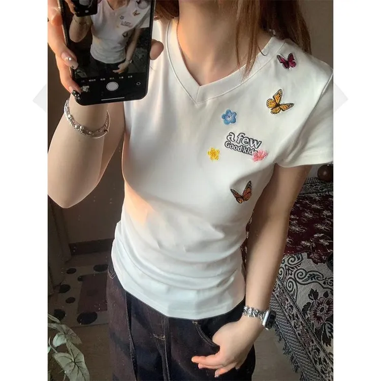 美式高街环绕蝴蝶刺绣花朵V领短袖t恤女夏季修身显瘦辣妹短款上衣