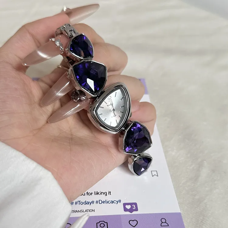 不规则水晶款女士手表小众个性设计时尚高级感百搭腕表ND617