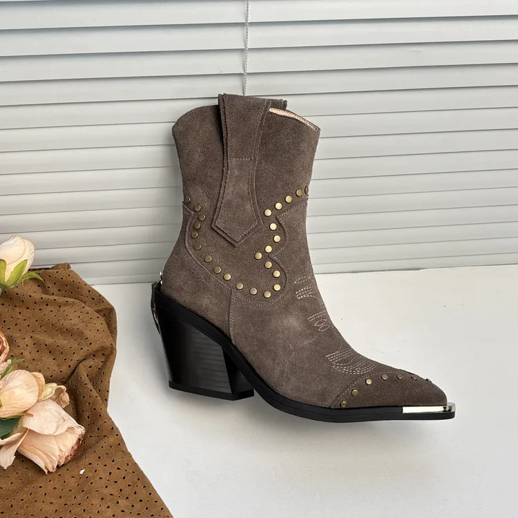 秋冬复古尖头短筒粗跟尖头鞋秋冬靴子高跟鞋秋冬尖头真皮高跟短靴