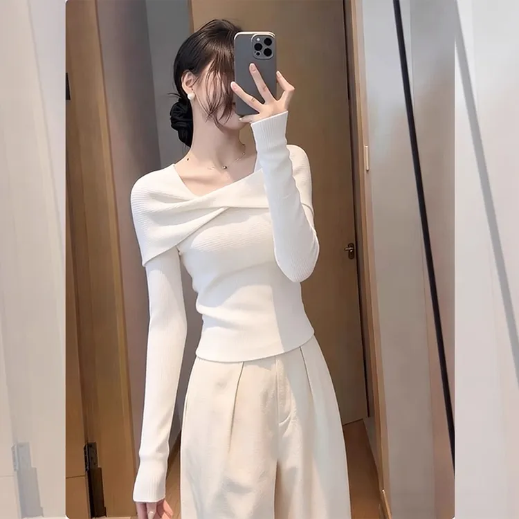 轻熟风韩版一字肩针织衫女秋冬新款洋气时尚软糯内搭显瘦打底毛衣