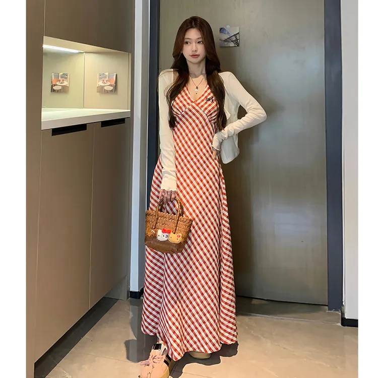 2025夏季大码女装新款时尚复古格纹显瘦设计感挂脖裙胖MM两件套