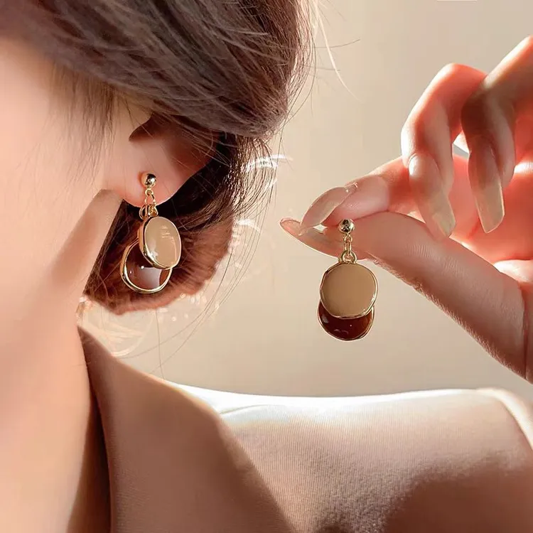 合金耳饰 美拉德圆片耳环爆款耳钉女轻奢秋冬复古港风高级感耳饰