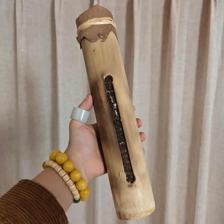 2025冰岛竹筒熟茶（传统火烤工艺）醇厚—浓郁—顺滑—清凉—枣甜香