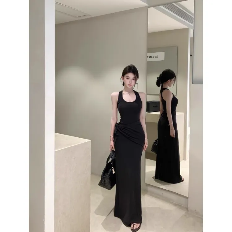 2025新款黑色无袖挂脖背心工字连衣裙女夏季高级感气质显瘦裙子
