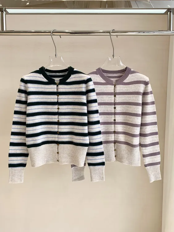 秋季韩版撞色条纹圆领短款毛衣女款优雅时尚休闲百搭软糯针织开衫