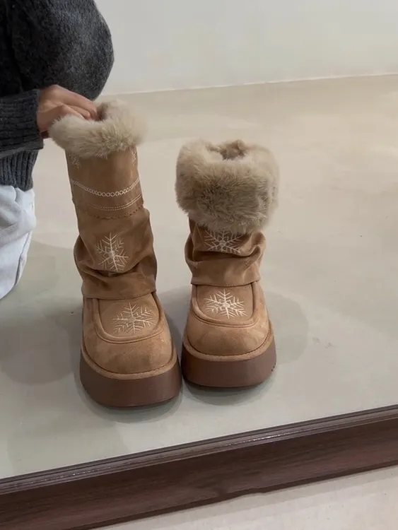 自留版~小众雪花设计厚底时髦雪地靴女绒面褶皱冬季保暖加绒棉靴