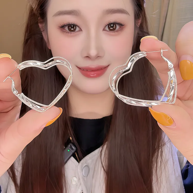 铜合金耳饰 银色多层爱心圈圈耳环女气质百搭设计感桃心耳钉