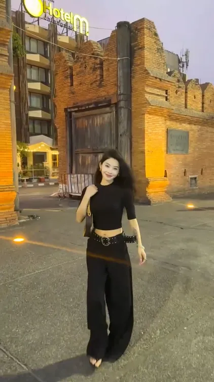 时尚套装休闲风抹胸开叉法式少女风黑色阔腿裤气质INS风套装显瘦