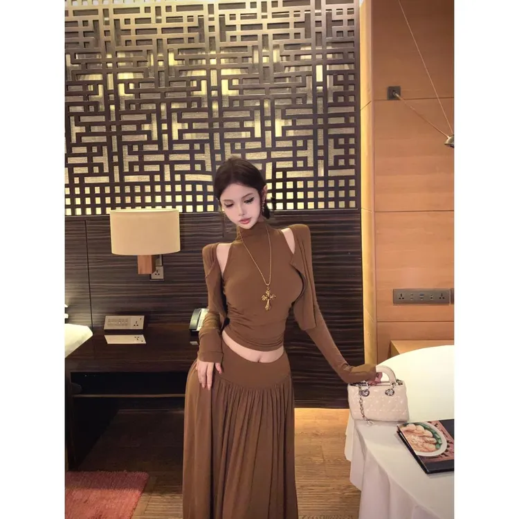 美拉德穿搭套装咖色长袖开衫上衣半高领背心女装秋季半身裙三件套