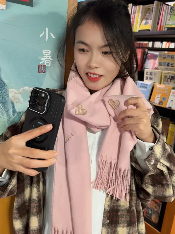 圣诞节秋冬新款保暖围巾送女友百搭常规款围脖格子仪式感礼盒款