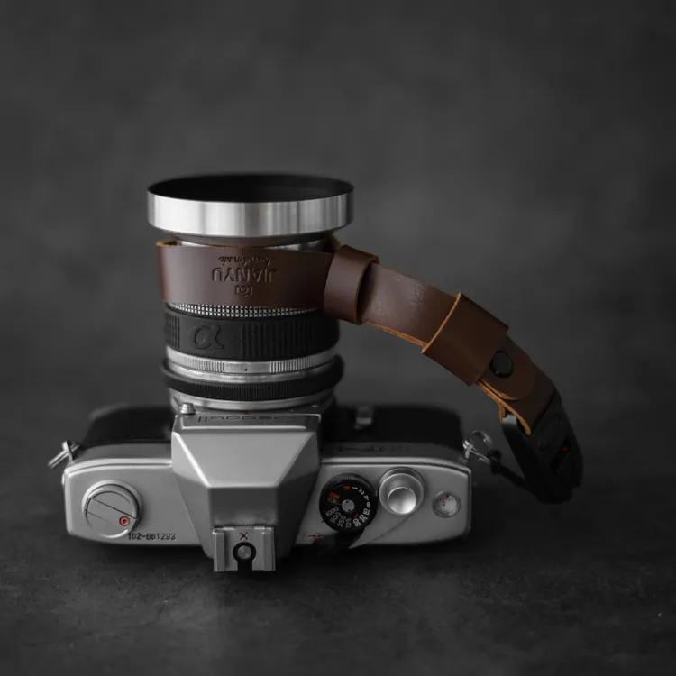 真皮相机手腕带磁吸快拆扣高端复古牛皮挂绳适配尼康佳能索尼富士