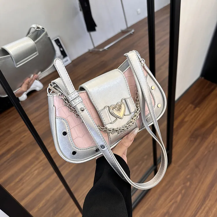 质感甜妹腋下斜挎包小方包2025春夏新款小众设计出行通勤单肩包包