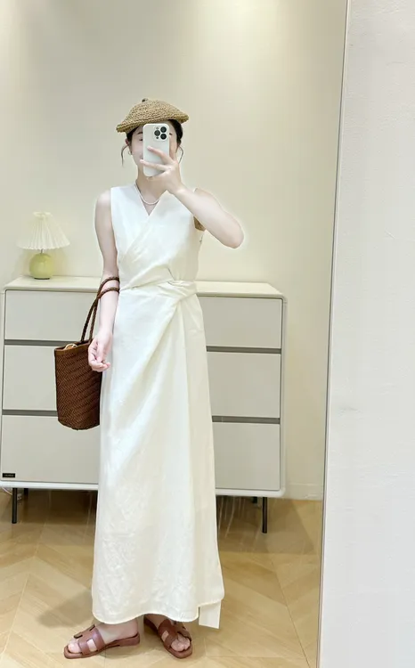 152小个子法式文艺V领杏白亚麻丝连衣裙显瘦百搭