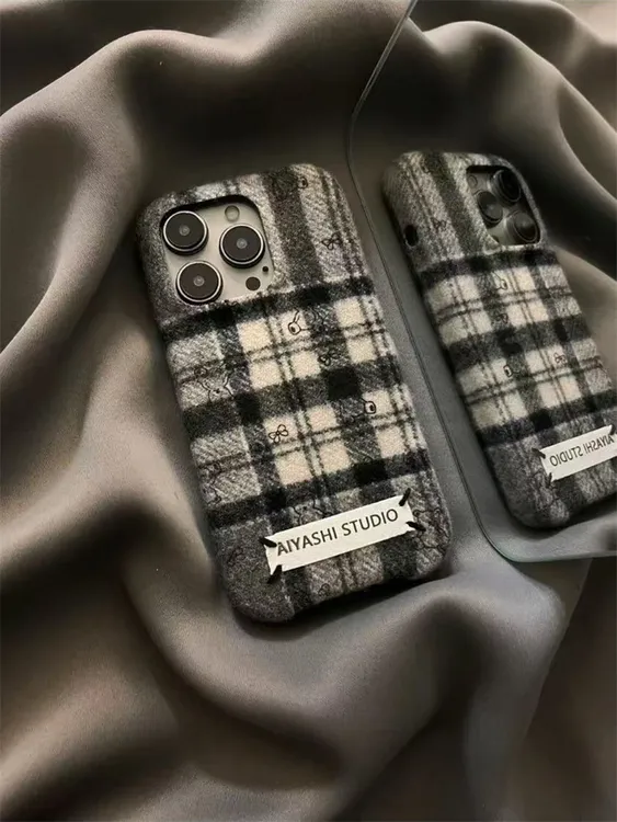 韩系黑白灰格纹蝴蝶结小熊适用iPhone17pro手机壳苹果16pro绒布15