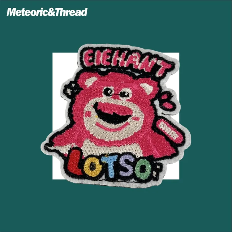 草莓熊绣花刺绣魔术贴户外自粘布贴服装装饰修补贴补丁贴绣章贴