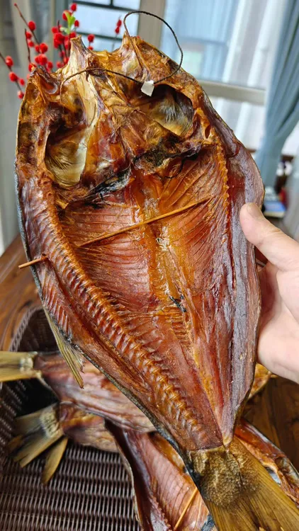 乡里农家柴火烟熏腊鲢鱼一条250g±10g