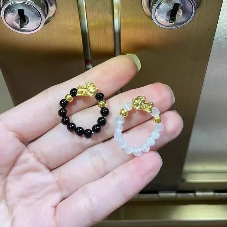  简约可可爱爱的貔貅戒指金色转运珠招财好运情