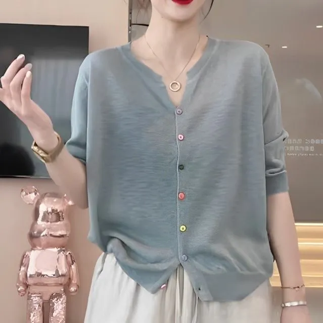 大码女装专柜V领百搭毛衣女宽松大码洋气时尚纯色针织衫开衫上衣