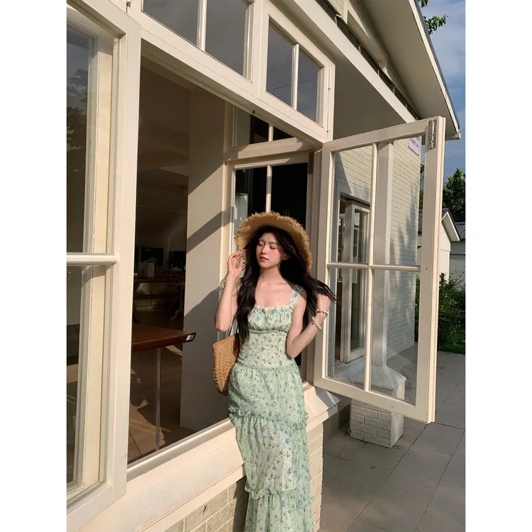 Barb Chill【度假天堂】夏季小众度假风显瘦减龄修身碎花吊带连衣裙