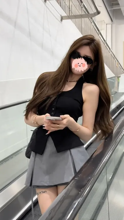 美式无袖背心百褶半身裙夏装时尚气质辣妹百搭夏季黑色通勤辣妹