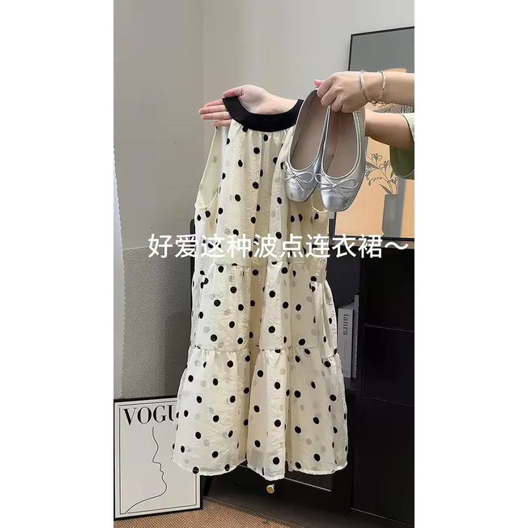 法式奶白波点无袖连衣裙女夏季2025新款洋气时尚挂脖A字裙短裙子