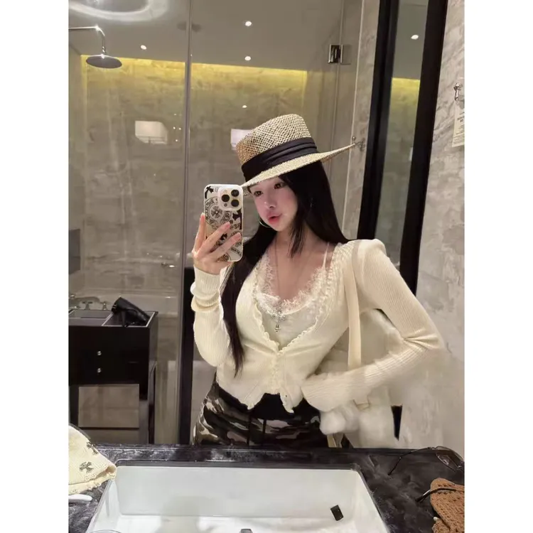 曼曼【少女软蕾】V领蕾丝拼接假两件针织显瘦上衣25963#