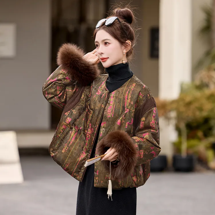 新中式羽绒服爆款2025新款时尚洋气百搭女装加厚白鸭绒冬季短外套