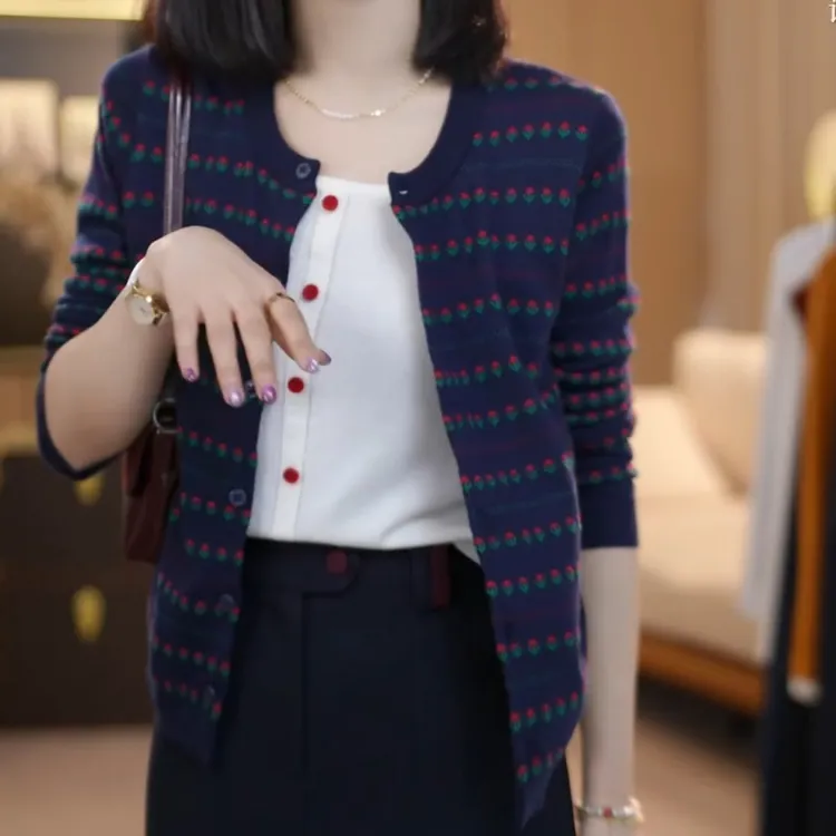 【花园织韵】秋季款琥珀流光风小花撞色假两件毛织开衫LK2505998