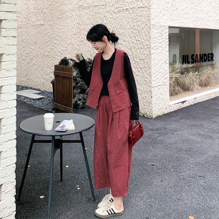 松弛感红格子马甲打底衫阔腿裤套装2025春秋新款韩系学院风三件套