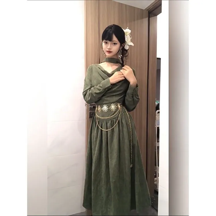 早秋法式复古收腰连衣裙高级感绿色新中式长裙冷淡系独特别致裙子