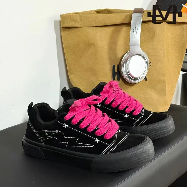 【原创设计】男士板鞋2025款秋季多巴胺痞帅小众面包厚底男鞋