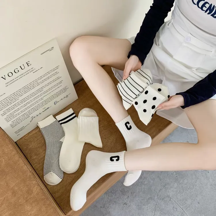 女士组合春秋冬四季款加厚网红大爆款波点条纹组合学院风中筒袜