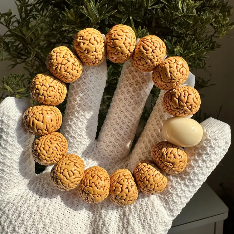 精品野生苹果桃核肚22高18一物手串一图