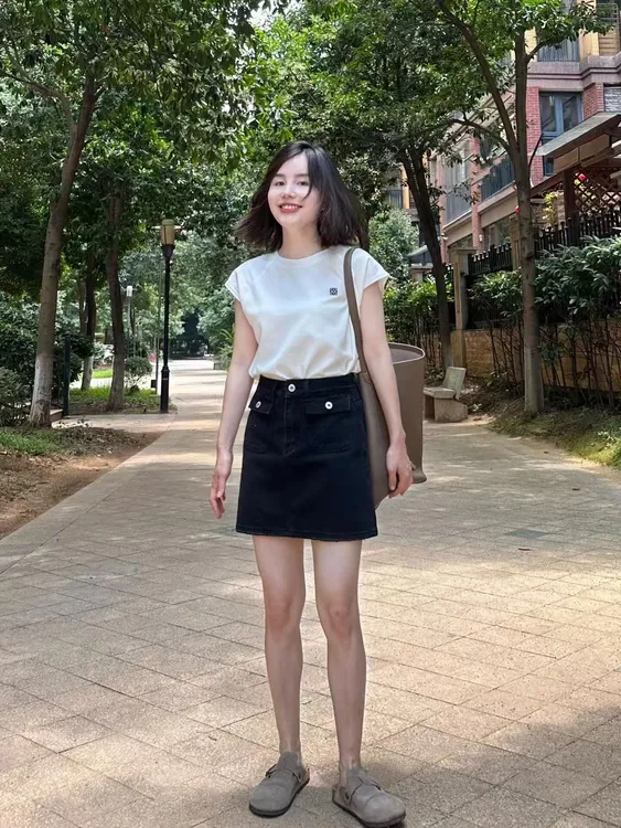 2025夏季新款韩系简约白色小飞袖短袖T恤黑色显瘦牛仔半身裙套装