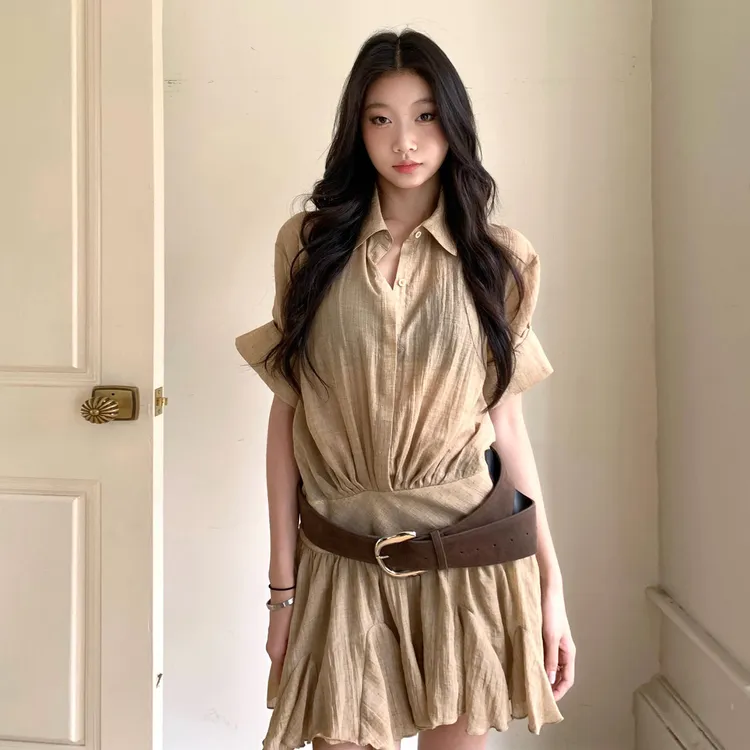 草原云贵川西藏度假风穿搭连衣裙子女夏2025新款亚麻收腰衬衫短裙
